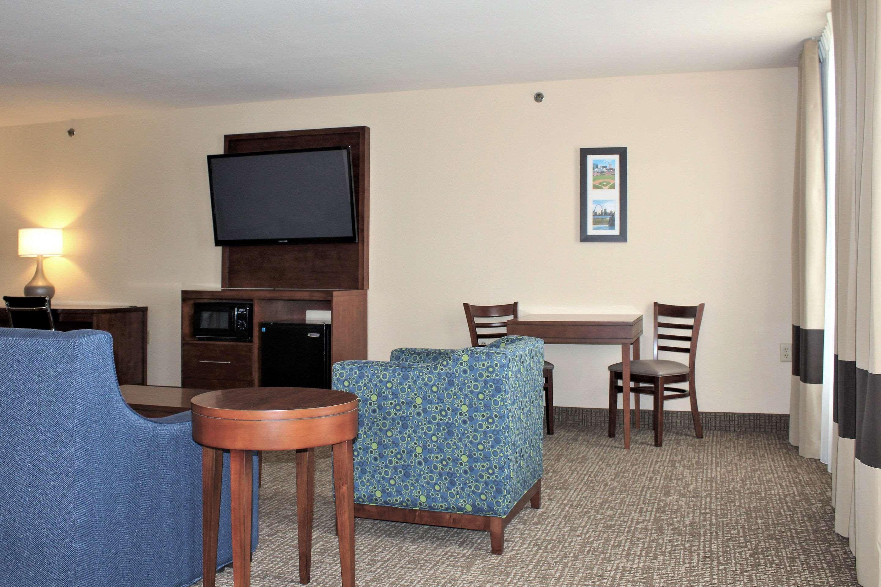 Comfort Inn & Suites St Louis - Chesterfield Exterior photo